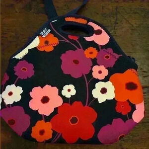 Built Poppy Flower Gourmet On The Go Lunch Tote With Removable Strap
